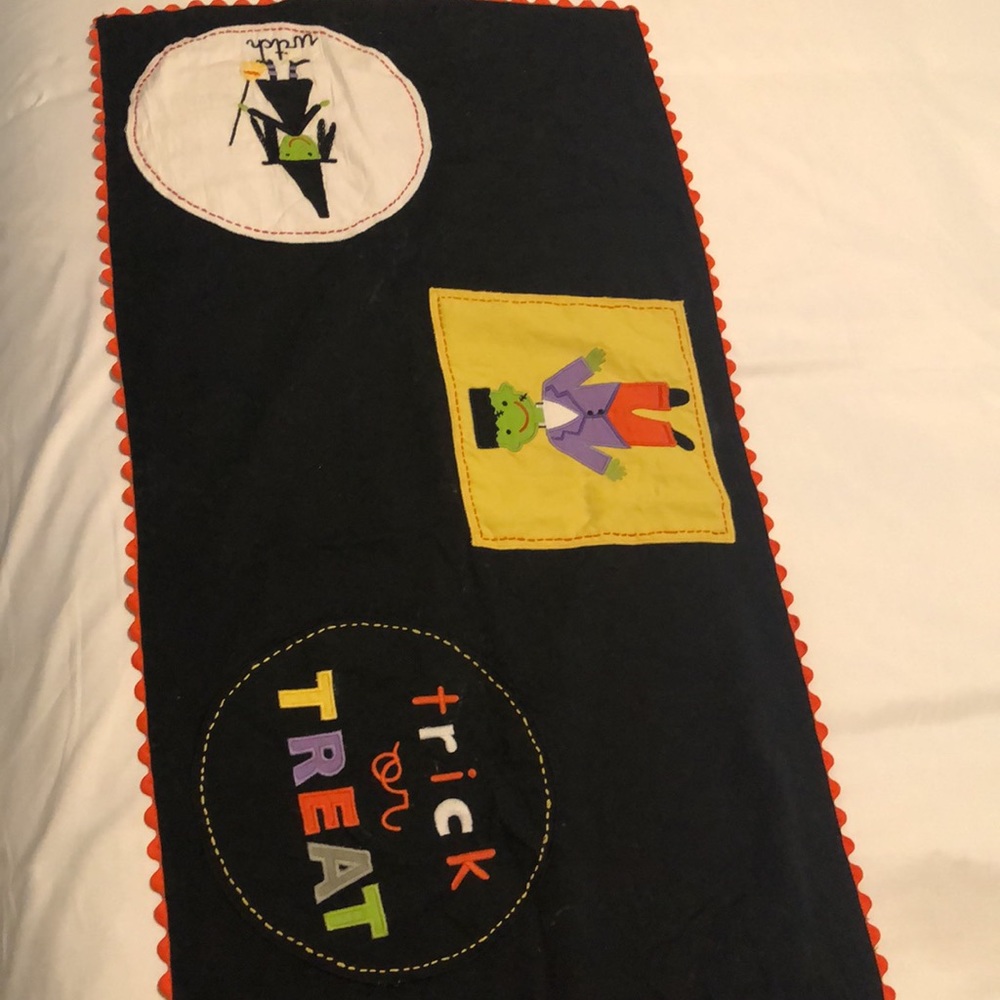 PB KIDS HALLOWEEN TABLE RUNNER